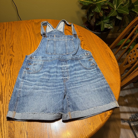 American Eagle Denim Overall Shorts Size Medium - Picture 1 of 4